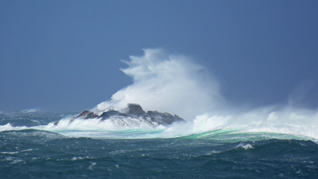 Large wave rock ocean blue free wallpaper - medium preview image