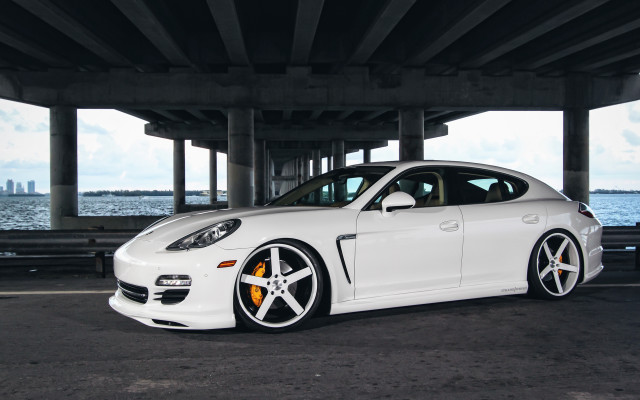 White car bridge ocean bench free wallpaper - medium preview image