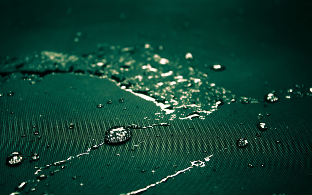 Green water drops rain underwater free wallpaper - medium preview image