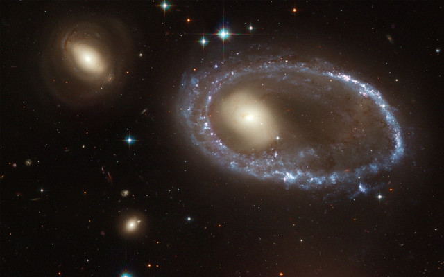 Spiral galaxy blue center stars #6 free wallpaper - medium preview image