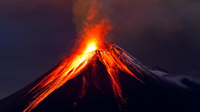 Volcano eruption night dark shock free wallpaper - medium preview image