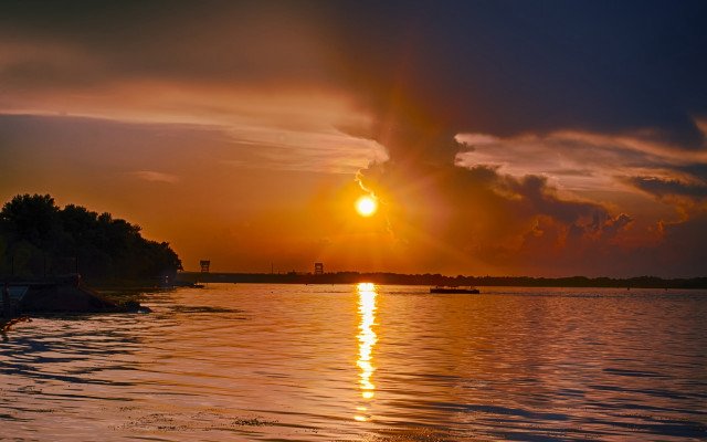 Sunset river cityscape clouds mountain free wallpaper - medium preview image