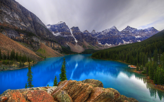 Mountain lake forest rocks clouds free wallpaper - medium preview image