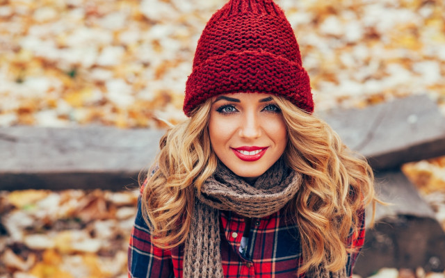 Woman red hat scarf autumn free wallpaper - medium preview image