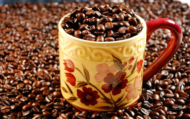 Coffee beans morning photorealism blurry free wallpaper - medium preview image