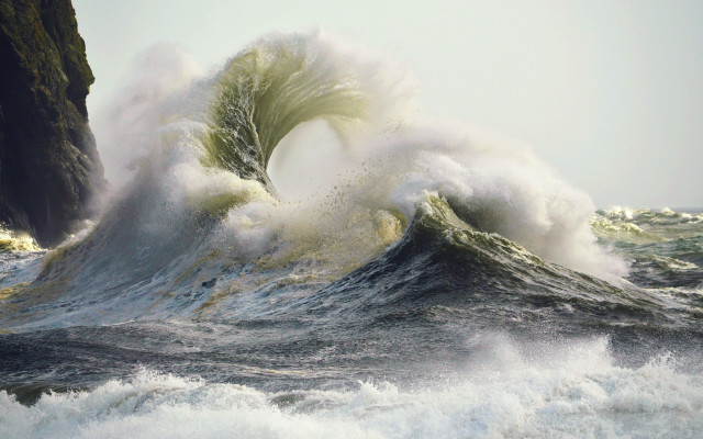 Large wave ocean cliff sunny free wallpaper - medium preview image