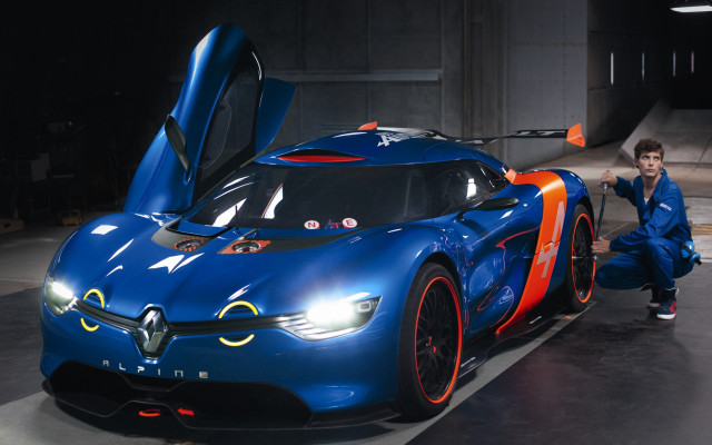 Man kneeling car garage rayonism free wallpaper - medium preview image
