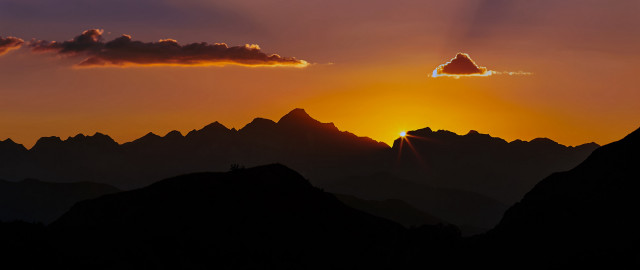 Sunset bird mountain crepuscular rays free wallpaper - medium preview image