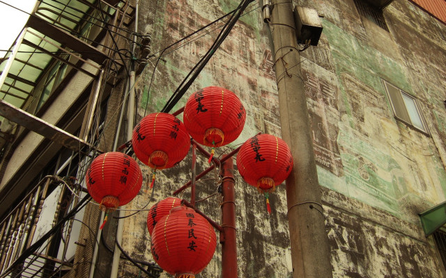 Red lanterns street light building free wallpaper - medium preview image