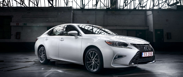 White car garage toyota sign free wallpaper - medium preview image