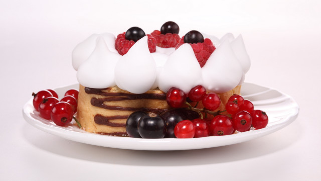 Berry cream cake cherry foody free wallpaper - medium preview image