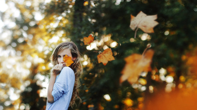Girl leaf autumn photorealistic bokeh free wallpaper - medium preview image