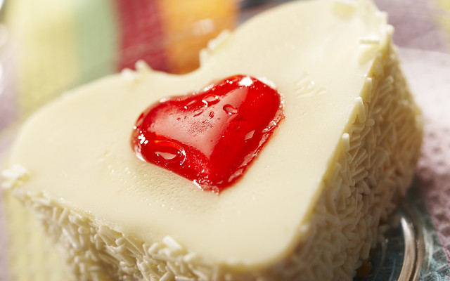 Cake heart plate napkin rococo free wallpaper - medium preview image