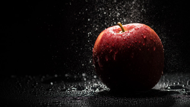 Water splash apple black background free wallpaper - medium preview image