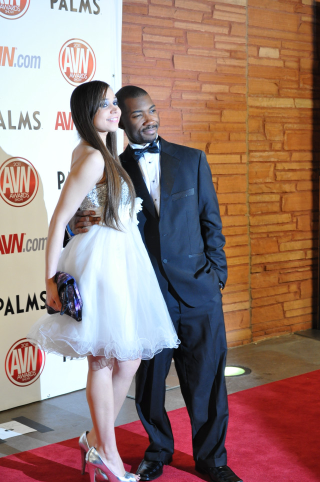 Man woman formal wear red free wallpaper - medium preview image