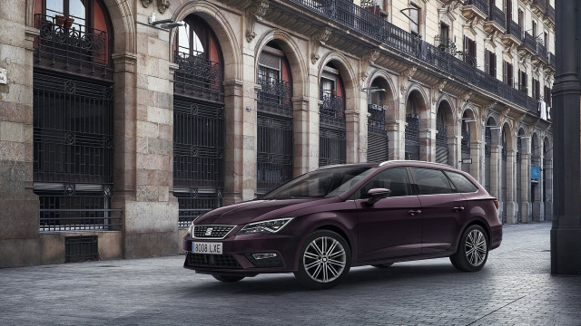 Purple car cityscape clock tower free wallpaper - medium preview image