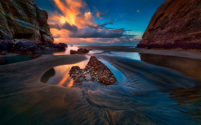 Beach rock formation sunset clouds #2 free wallpaper - medium preview image