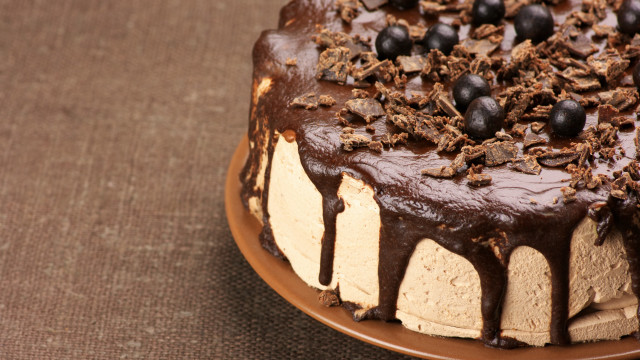 Chocolate cake chips frosting plate free wallpaper - medium preview image