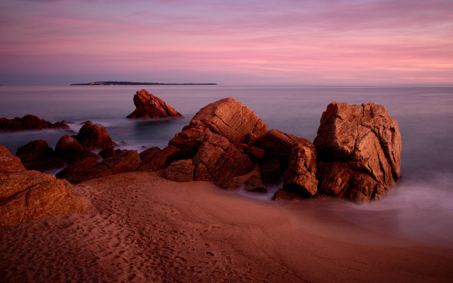 Rocky beach pink sky ocean free wallpaper - medium preview image