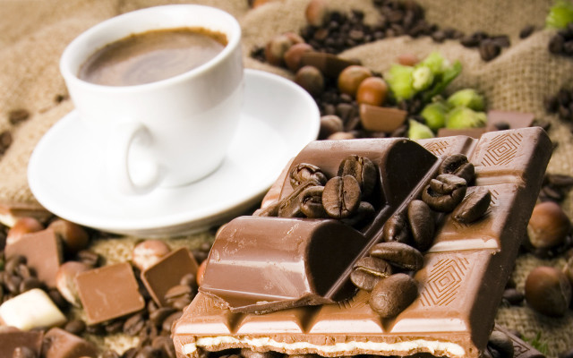 Chocolate coffee beans stilllife morning free wallpaper - medium preview image