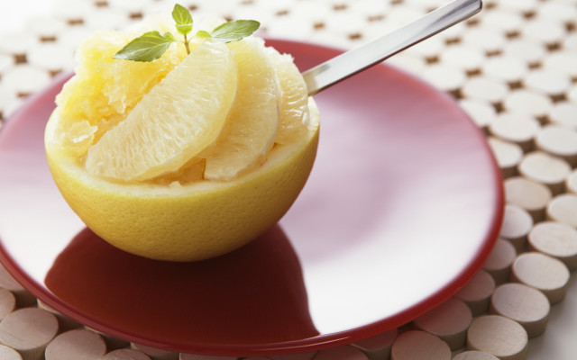 Lemon spoon plate red edge free wallpaper - medium preview image
