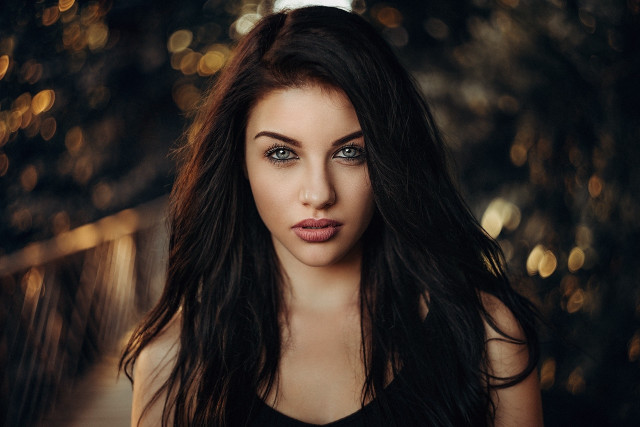 Woman tiara longhair portrait blurry free wallpaper for desktop - medium preview image