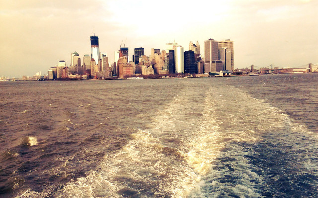 Boat city skyline wakeboard bridge free wallpaper - medium preview image