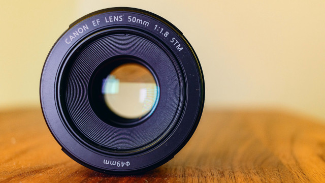 Lens table tilt shift photorealism free wallpaper - medium preview image