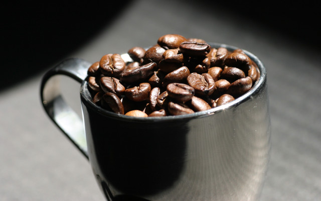 Coffee beans spoon table top free wallpaper - medium preview image