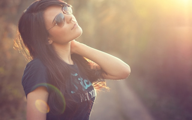 Aramenta diathne vail tree sunglasses free wallpaper - medium preview image