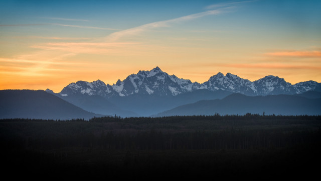 Mountain range sunset clouds trees #7 free wallpaper - medium preview image