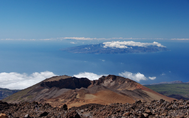 Mountain ocean clouds blue sky free wallpaper - medium preview image