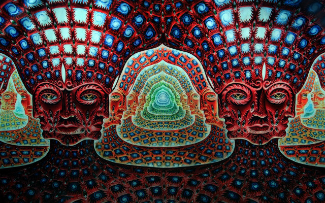 Three faces pyramid middle image free wallpaper - medium preview image