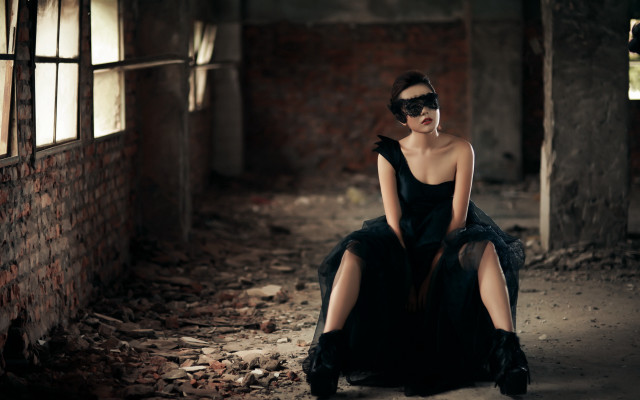 Gothic portrait blackdress brickroom fashion free wallpaper for desktop - medium preview image