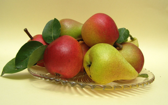 Glass bowl apples pears leafy free wallpaper - medium preview image