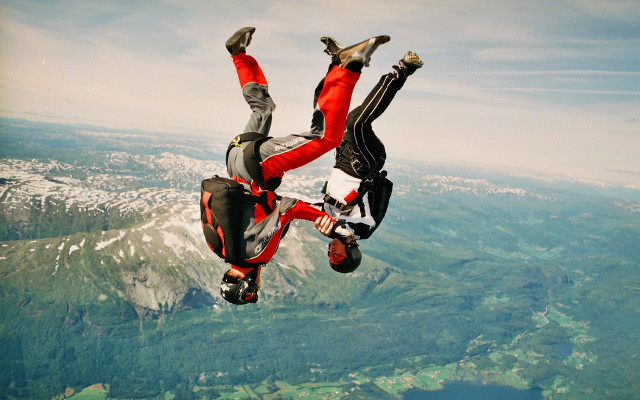 Parachute trick mountain sky precisionism free wallpaper - medium preview image