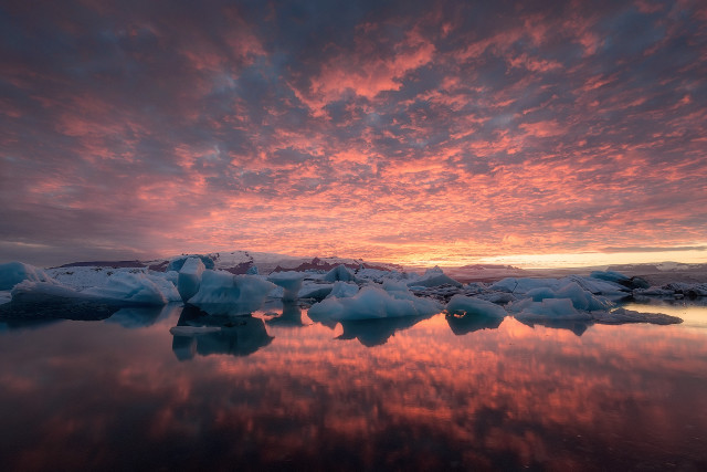 Sunset icebergs cloudy sky city free wallpaper - medium preview image