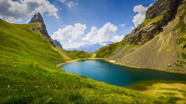 Lake mountains grass sunny clouds #2 free wallpaper - medium preview image