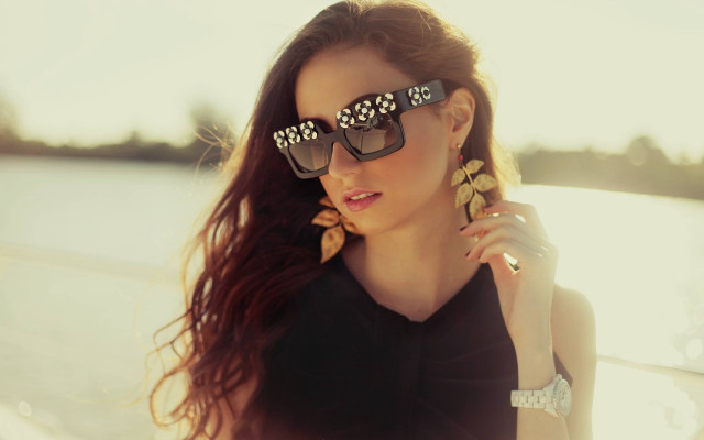 Woman sunglasses black top boat free wallpaper - medium preview image
