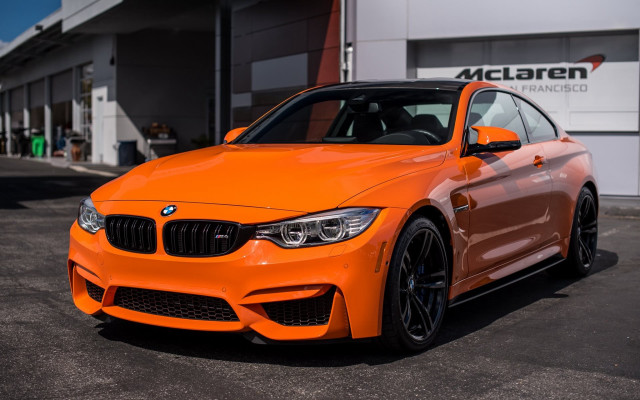 Bright orange bmw 3d render free wallpaper - medium preview image