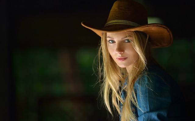 Blonde elf cowboyhat greenlight portrait free wallpaper - medium preview image