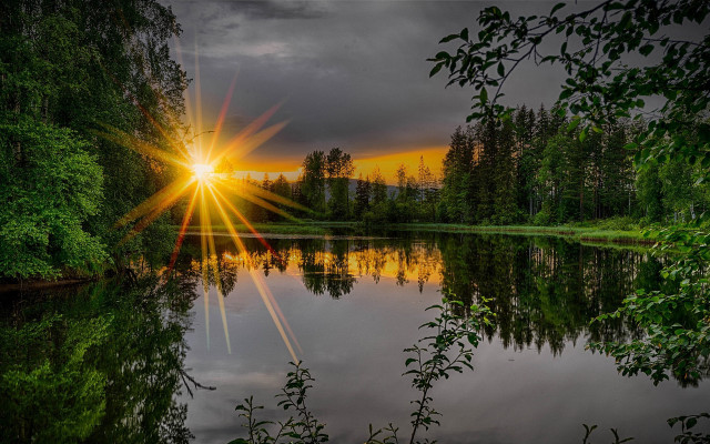 Lake sunshine forest crepuscular rays free wallpaper - medium preview image
