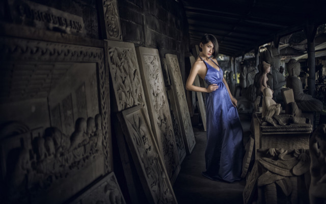 Woman blue dress carved wood free wallpaper for desktop - medium preview image