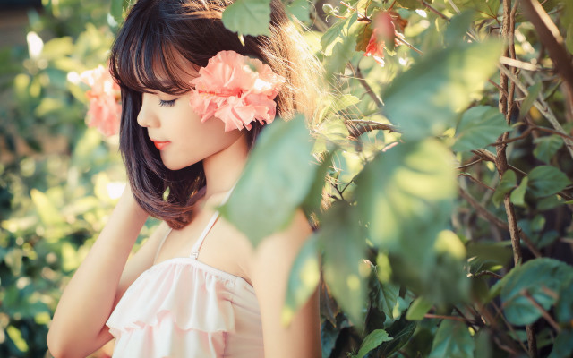 Woman flower hair bush fashion free wallpaper - medium preview image