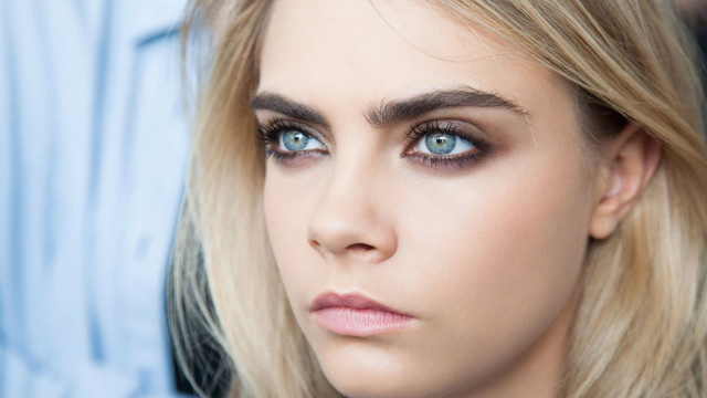Woman blueeyes serious hyperrealism blonde free wallpaper - medium preview image