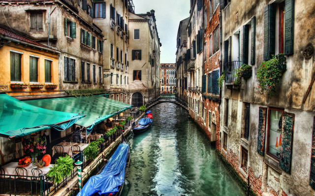 Canal city buildings restaurant side free wallpaper - medium preview image