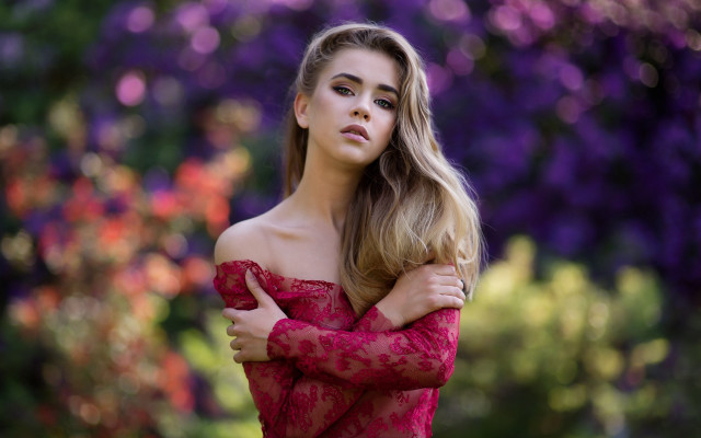 Red dress crossed arms blurry free wallpaper - medium preview image