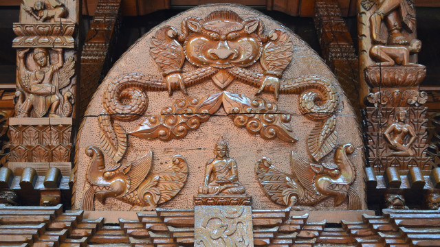 Carved wooden door decorative design free wallpaper - medium preview image