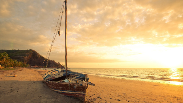 Beach sunset boat person cloud free wallpaper - medium preview image