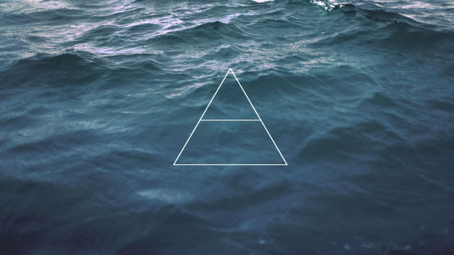 Triangle floating water wave person free wallpaper - medium preview image